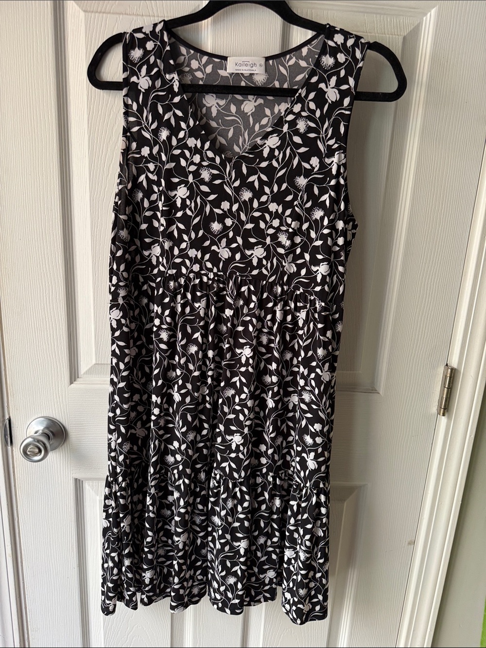 Kaileigh Black & White V-Neck Floral Midi Dress